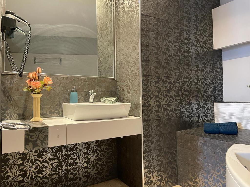 By La Rambla Rooms Barcelona Ngoại thất bức ảnh
